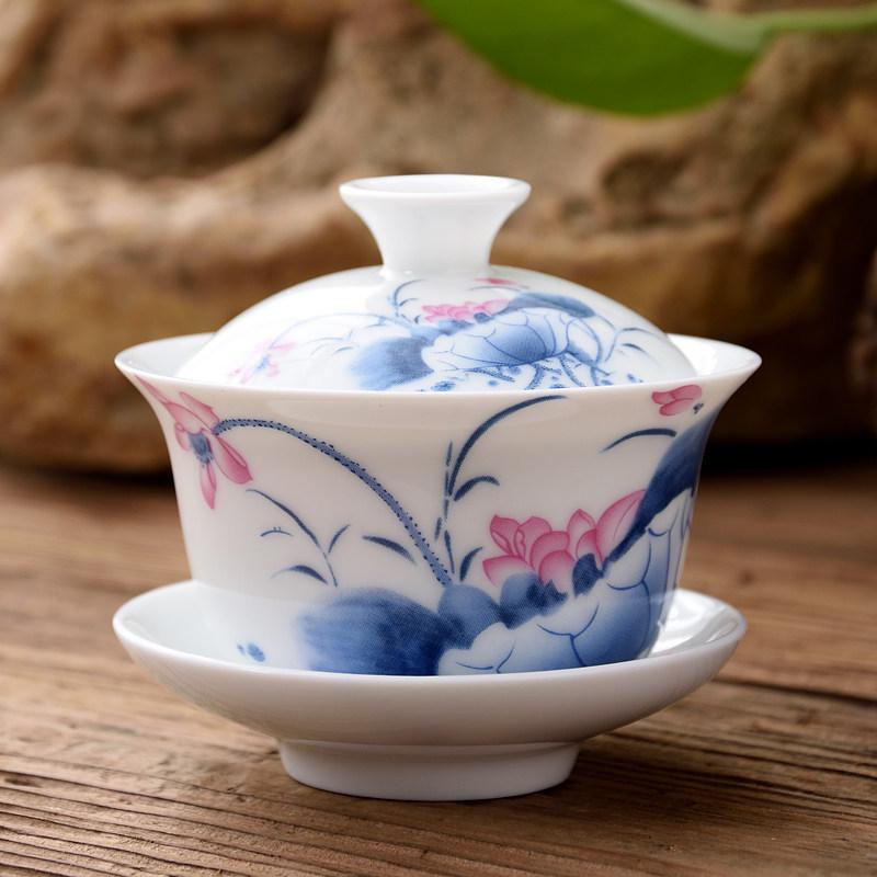 Blue and White Ceramic Gaiwan Tea Set: Small Tea Bowl & Tasting Cup with Concave Lid.