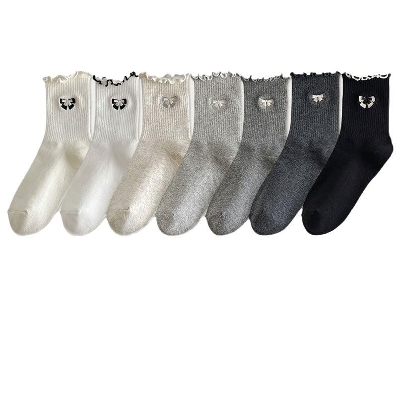 Ladies Spring and Autumn Fungus Lace Bow Embroidery Medium Tube Pile Pile Cotton Socks