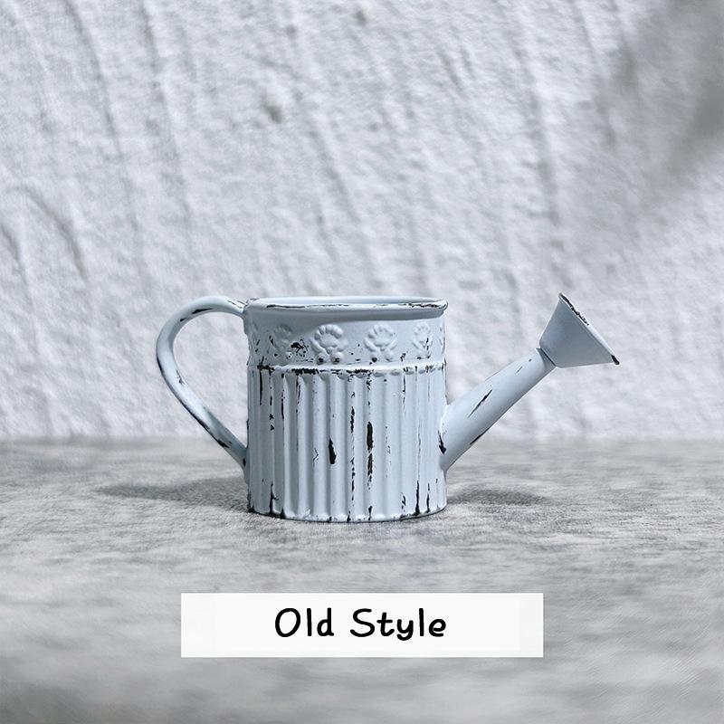 

1:12 Мініатюрна лійка зі сплаву для лялькового будиночка. Міні-розбризкувач без мережива. Декор для садової сцени. Модель іграшки. Аксесуари для лялькового будиночка своїми руками. D