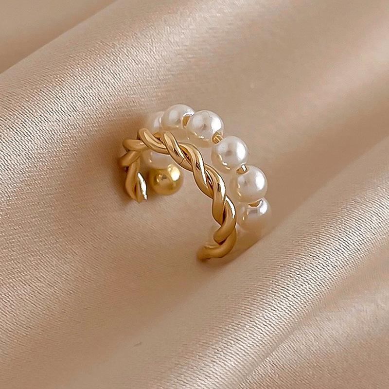 High-End Geometric C-Shape Non-Pierced Pearl Twist Earrings