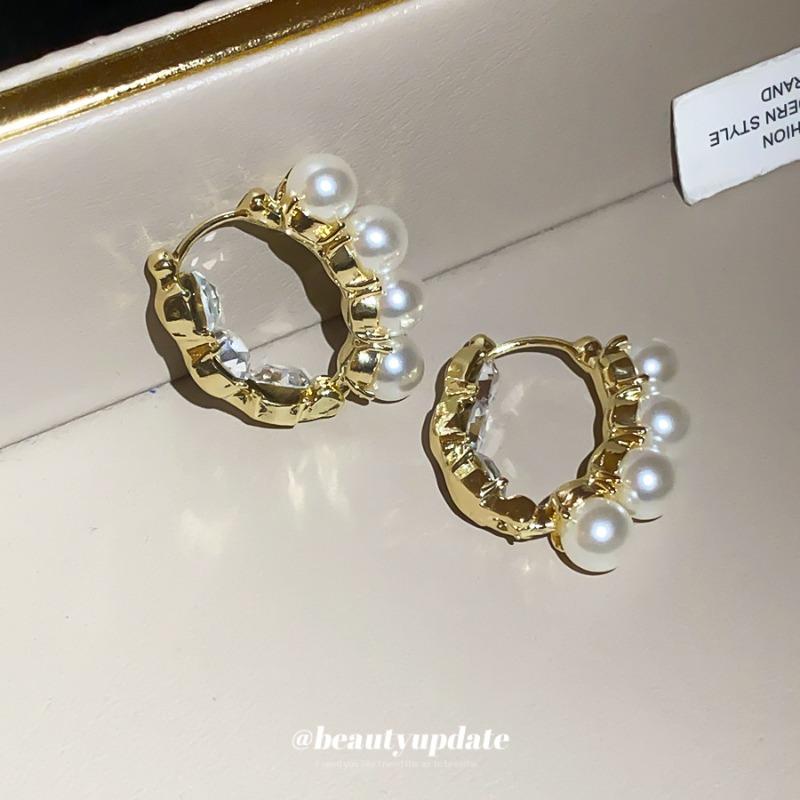 Pearl in the palm~ Delicate round pearl ear buckle light luxury high sense elegant earrings temperament princess style earrings women