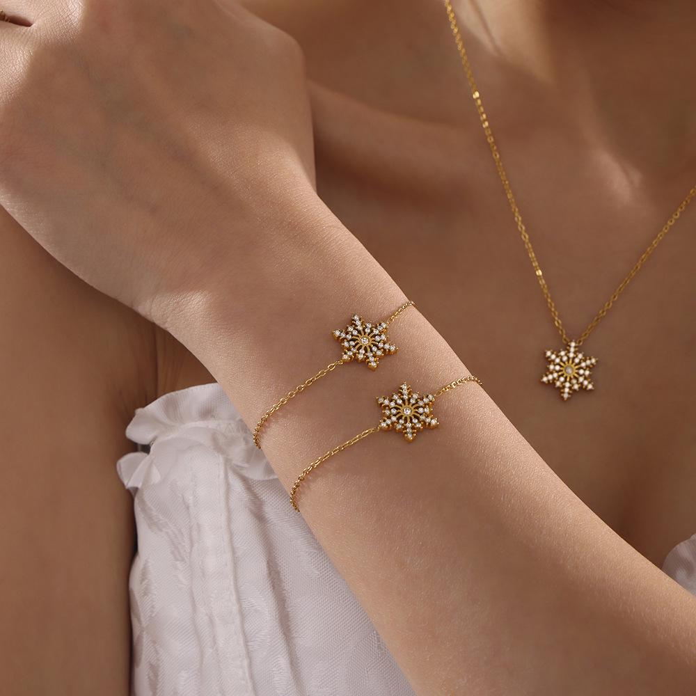 Qiong Yao 18K Gold Zircon Snowflake Bracelet - Super Shiny, Non-fading Titanium Steel Jewelry for Women