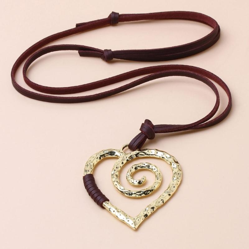 Vintage Heart Necklace Female Temperament Collarbone Chain Korean Student Adjustable Chain Jewelry Gift for Women Girls