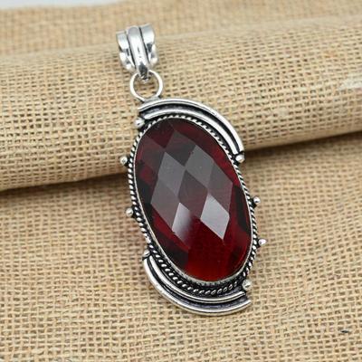Pendentif de créateur de bijoux faits à la main en argent sterling 925 avec grenat à facettes