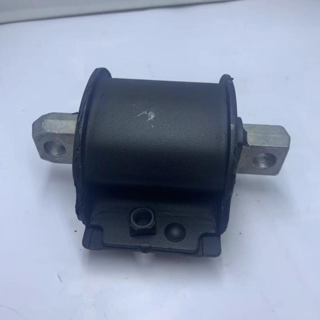 Mercedes-Benz W210 Transmission Mount for E320/E430/E55, Part #2022400418.