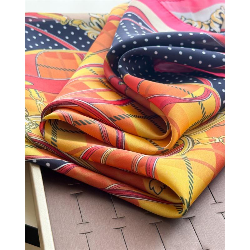 Chain Dot Printed Silk Like Small Square Scarf For Women Sun Protection