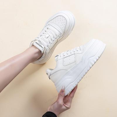 Încălțăminte pentru femei – Adidaşi