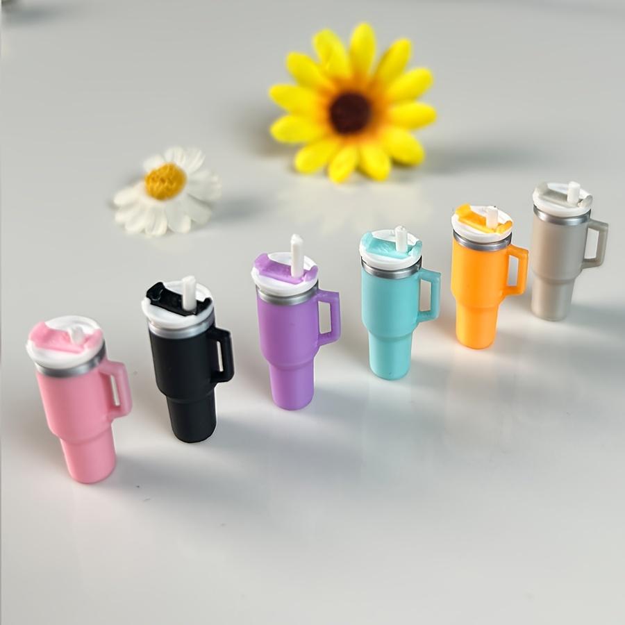 3Pcs Miniature Water Cup with Lid Realistic Handheld Cup for Dollhouse Playhouse and Miniature Scene Photography Props Ornament