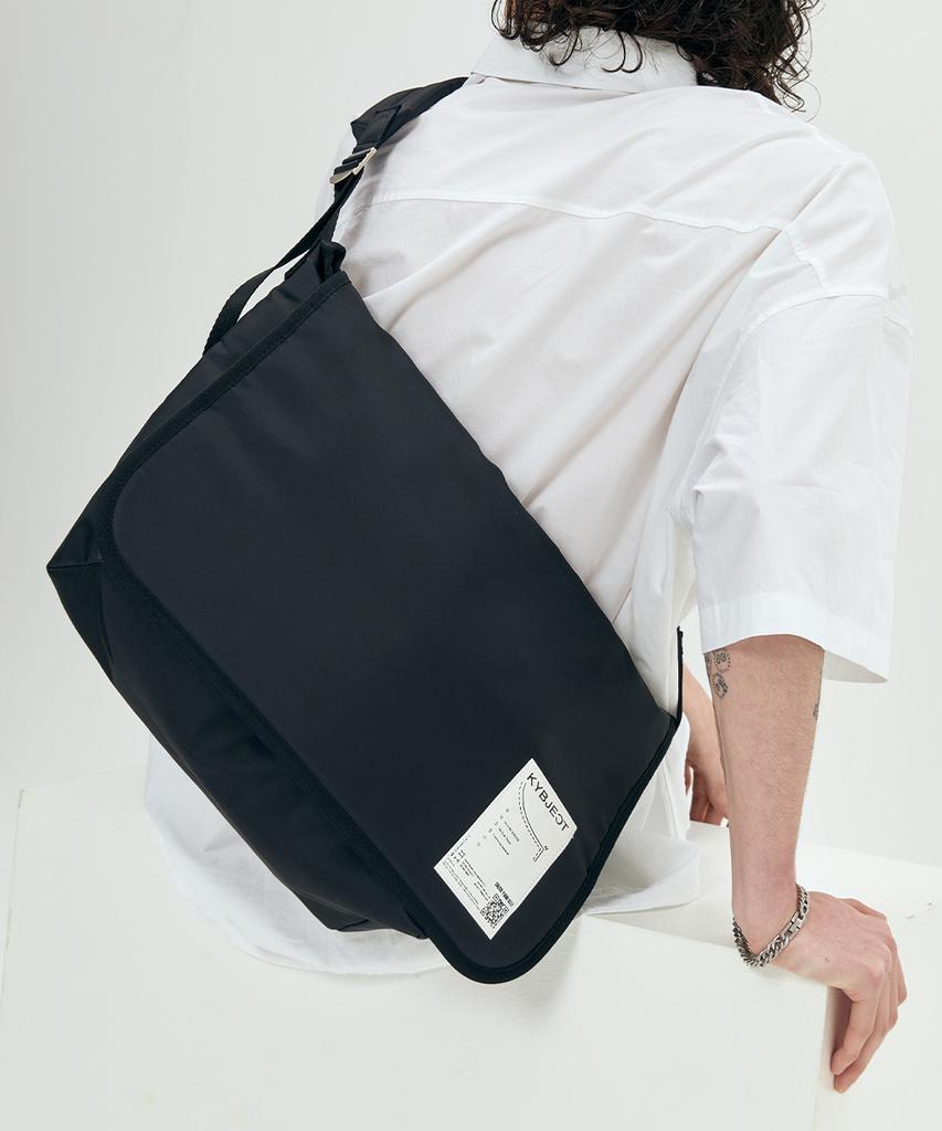 Kybjt Critic Messenger Bag Black