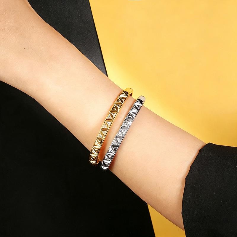 Gold-Plated Copper Diamond Pattern Bracelet: Stylish & Versatile Fashion Jewelry