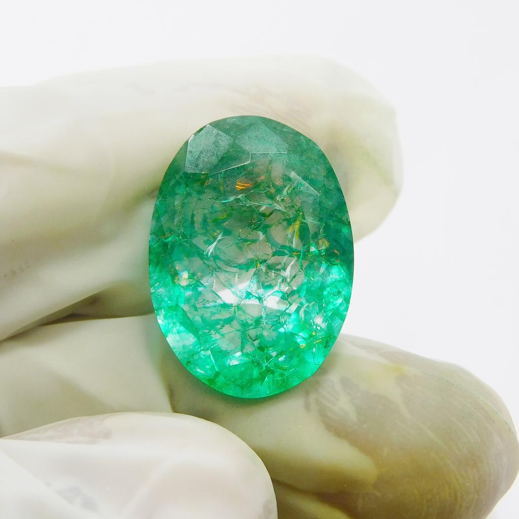 Natural Zambia Green Emerald 19.40 Carat Loose Gemstone CERTIFIED Oval Cut M-150-S