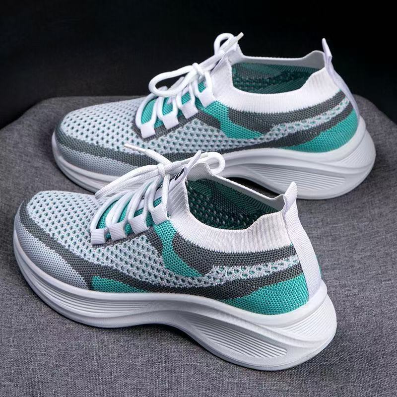 Spring and summer fly-woven mesh shoes breathable soft sole soft surface fashion leisure sports daily commuting light color matching