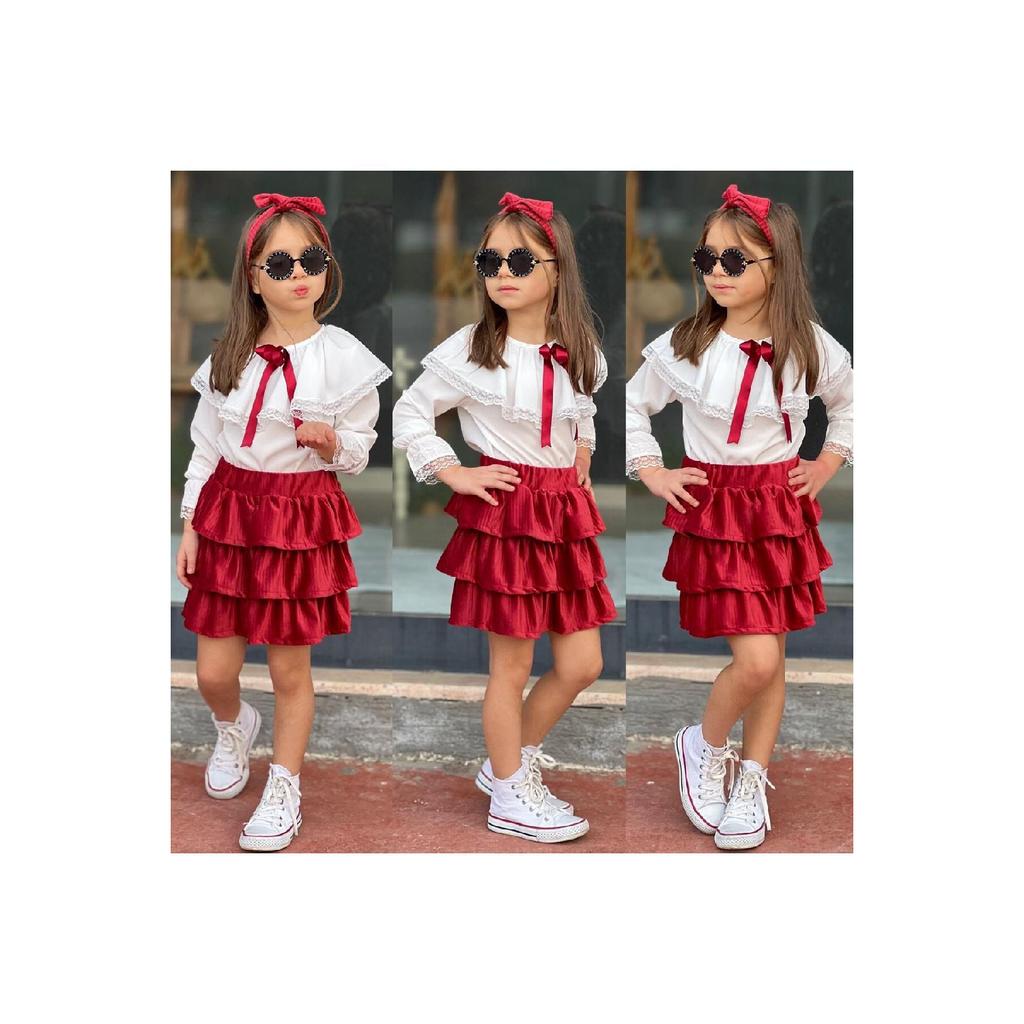 Girl With A Frilled Skirt With Frilly On The Lace Lace On Top 2909