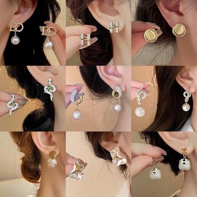 Eleganckie kolczyki z perłami: Prosty, luksusowy design na jesień/zimę 2024