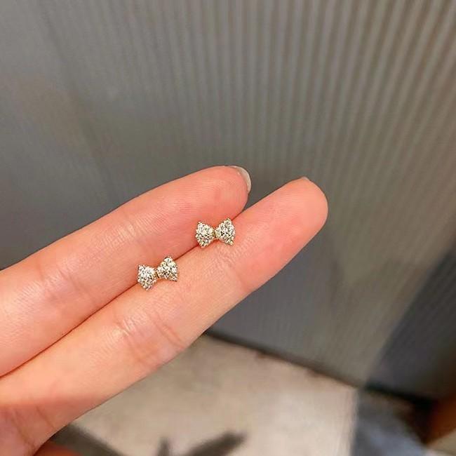 

Simple Diamond-Set Bow Stud Earrings, Simple And Exquisite Trend, Small And Exquisite Design, Premium Earrings S925 Silver Needle