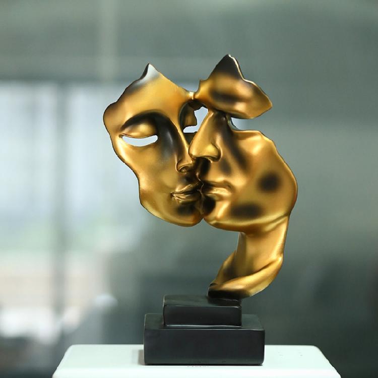 Elegant Living Room Decoration Kiss Couple Accessories Lovers Statue Resin Figur