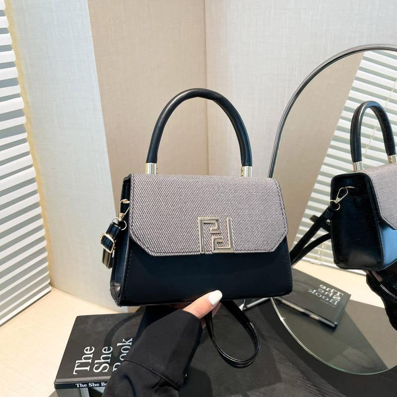 Versatile Handbag Simple Atmosphere New Messenger Bag Summer Handbag Exquisite Shoulder Bag Women's Bag