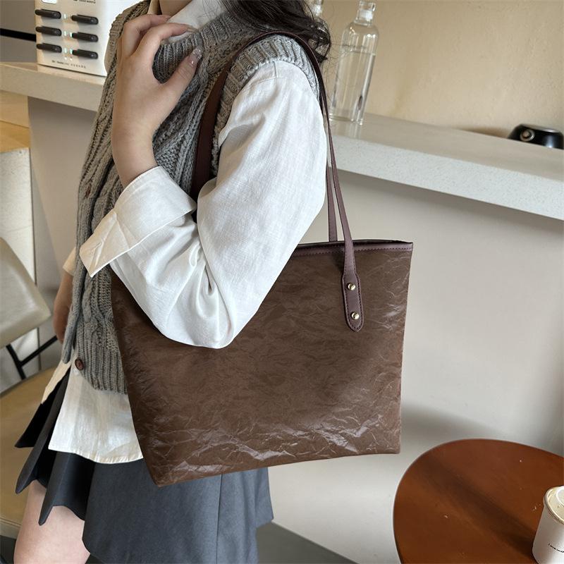 Simple Commuting and Leisure 2025 Winter New Solid Color Trend Fashion Large Capacity Trend Jitote Shoulder Women's Big Bag