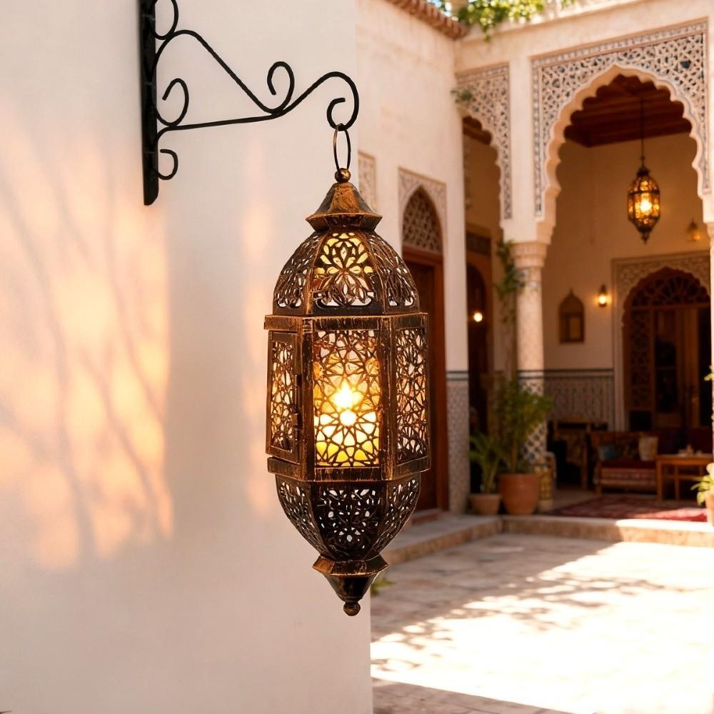 Moroccan Style Vintage Hollow Candlestick Luxury Metal Frame Metal Hollow Lantern Decorative Candle Stand Home Decoration