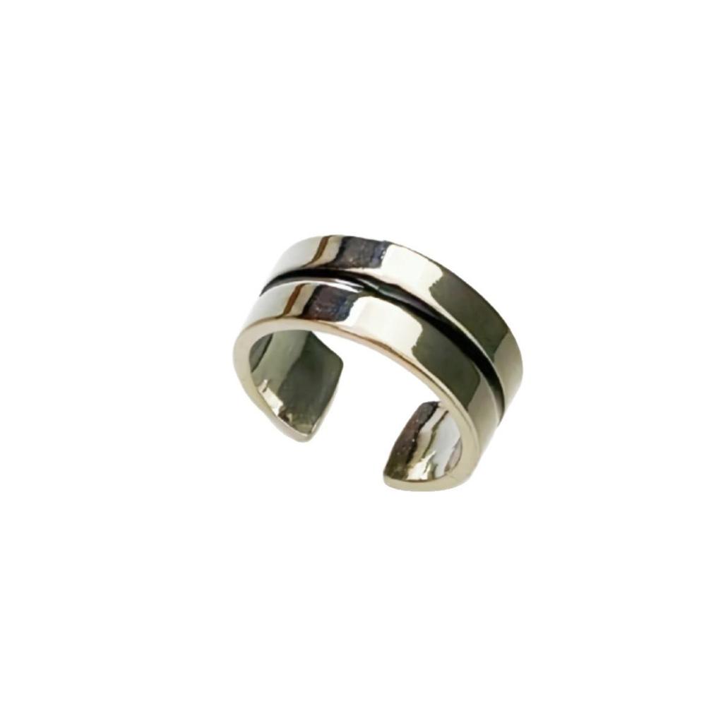Korean Style Black Resin Inlay Ring for Women - Fashionable Wide Band with Smooth Finish