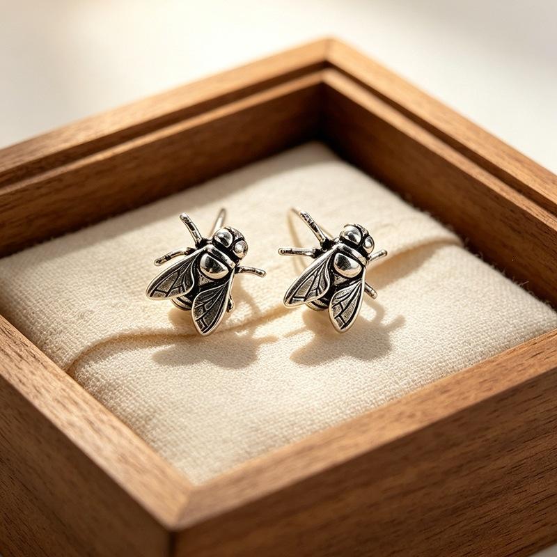 New Creative Punk 925 Sterling Silver Jewelry Retro Three-dimensional Fly Stud Earrings 3484