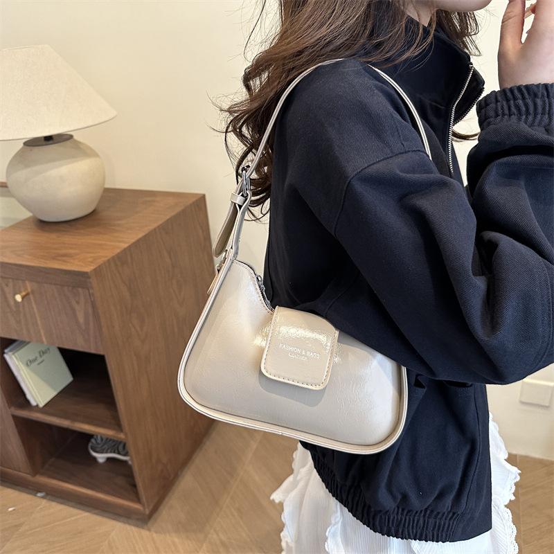 2025 Spring New Foreign Feeling Armpit Bag Shoulder Bag Tote Bag Fashion Buckle Niche Design Handbag Tide