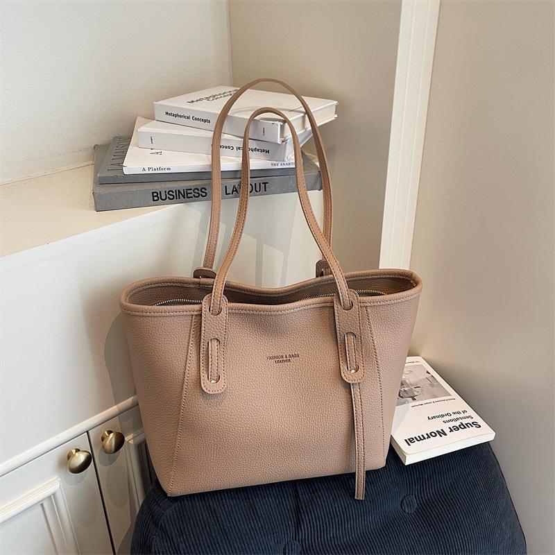 

Retro large-capacity bag women s autumn and winter new shoulder bag commuter bag fashion tote bag хаки
