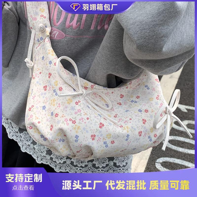 Small fresh bag women's new floral shoulder bag large capacity light class commuter messenger cloth bag