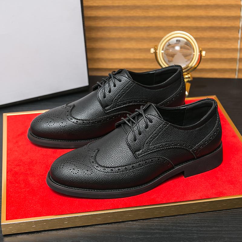 Luxury Brand Men's Retro Lace Up Comfortable Casual Leather Shoes Classic Carved Men's Business Wedding Banquet Red Leather Shoe
