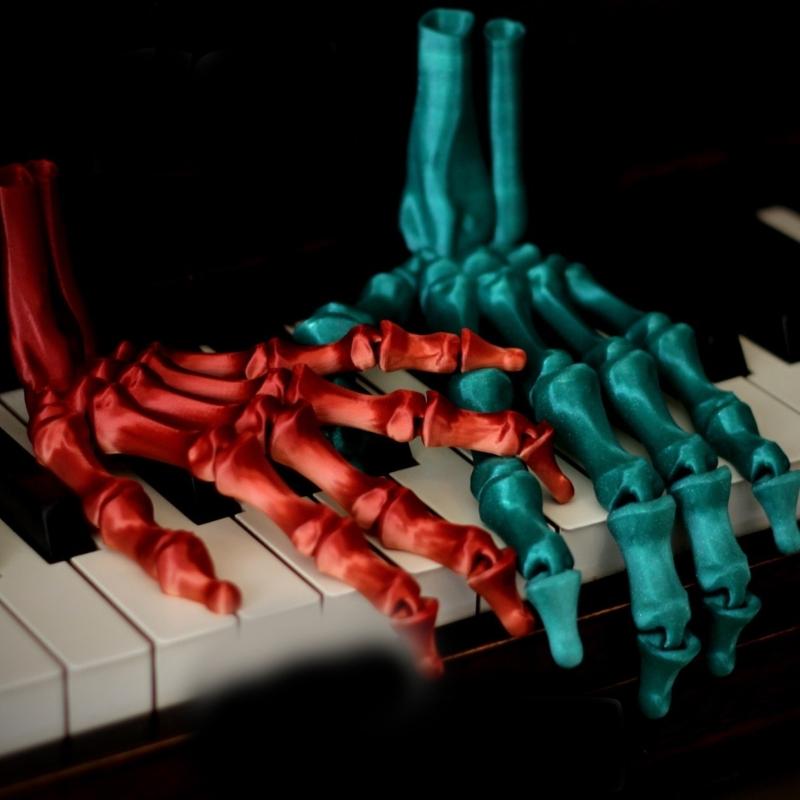 Realistická ozdoba lebky a ruky z kyseliny polymléčné s pohyblivými klouby Halloweenská stolní dekorace Lidská kostra dlaně