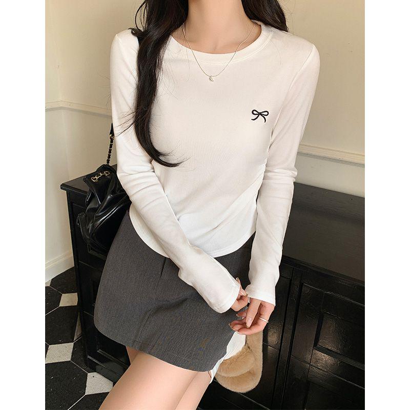 Φθινοπωρινή Γυναικεία Μπλούζα με Στρογγυλή Λαιμόκοψη, Κέντημα Φιόγκο, Μακρύ Μανίκι και Πλισέ Λεπτομέρειες