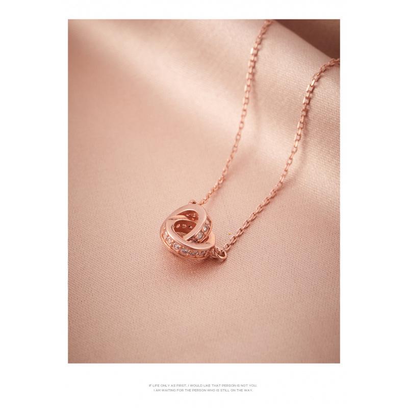 Trendy Double Ring Pendant Necklace for Women – Stylish Collarbone Chain Jewelry