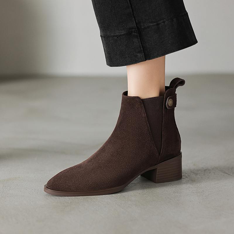 Krazing Pot Cow Suede Nubuck Winter Round Toe Chelsea Boots Med Heels Slip on Basic Design Metal Rivets Women Ankle Boots
