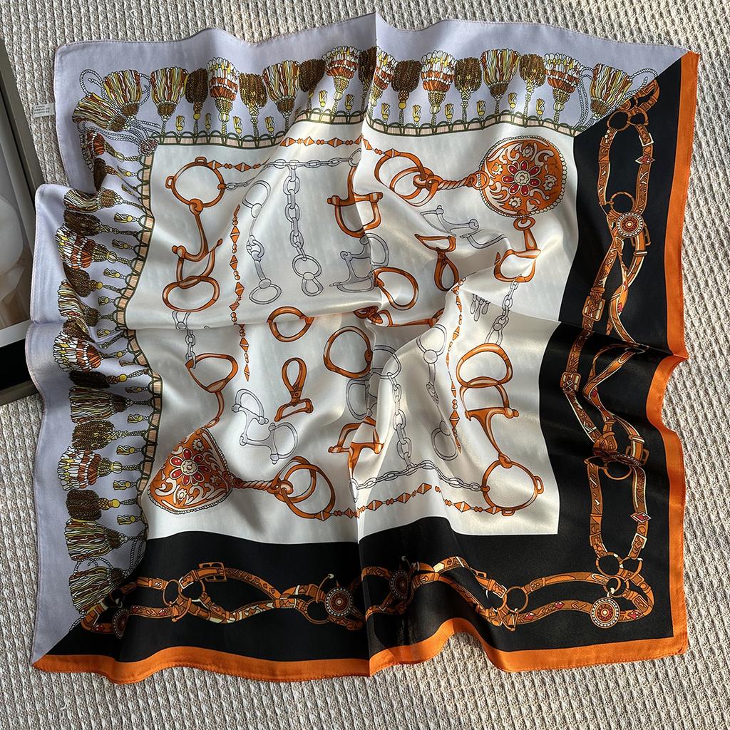 Retro chain horseshoe buckle printed silk scarf women's 111 mulberry silk 61cm square scarf neck protection small scarf