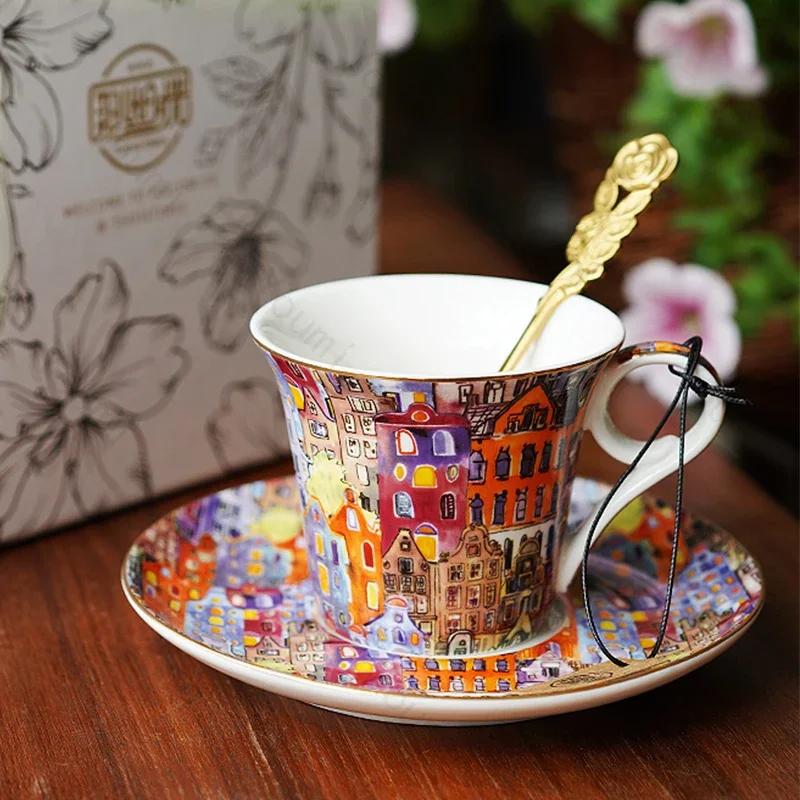 Tazze da caffè stile retrò lusso leggero Set da tè in ceramica per il tè pomeridiano domestico Tazza da caffè e piattini squisiti di fascia alta Regali