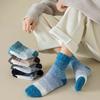 Men's Winter Thickened and Warm Fleece Socks with Gradient Color, Mid-calf Length Socks, Home Floor Socks, Casual Coral Fleece Socks