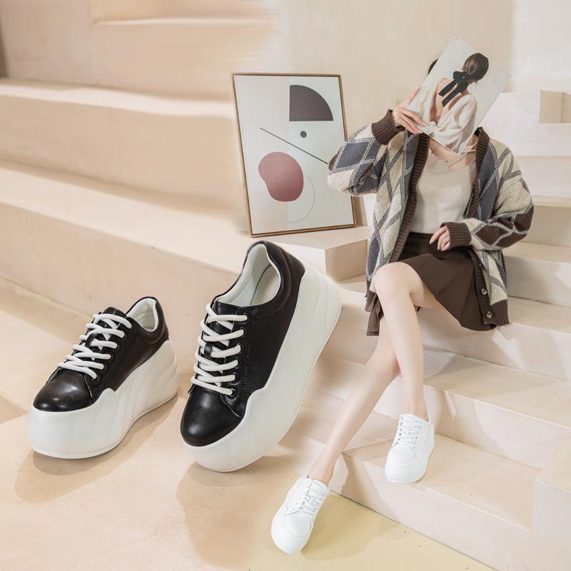 Little White Shoes In the Spring of 2025, the New Women's Leisure Popular Thick-soled Single Shoes, Solid Color Low-top Muffin Shoes Are Simple and