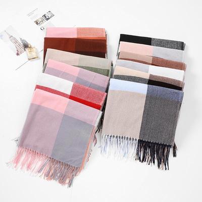 Snood a Quadri con Frange Autunno & Inverno: Sciarpa Spessa in Finta Cashmere