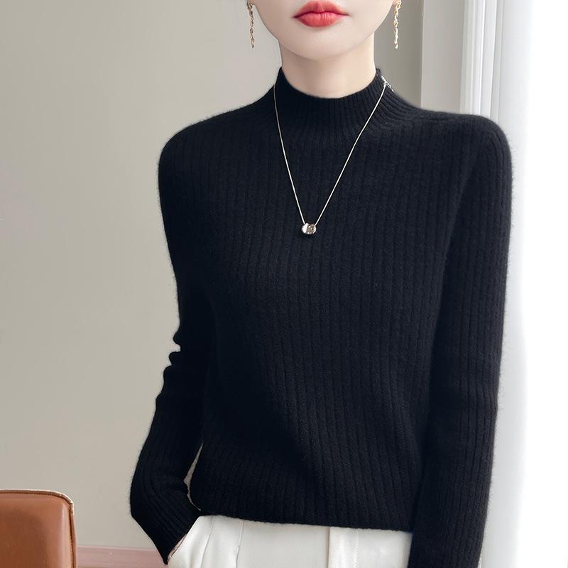 For The Autumn and Winter Collection Pair It with A Women's Sweater A Semi-high-neck Pull-out Long-sleeved Knitted Sweater As A Base Layer