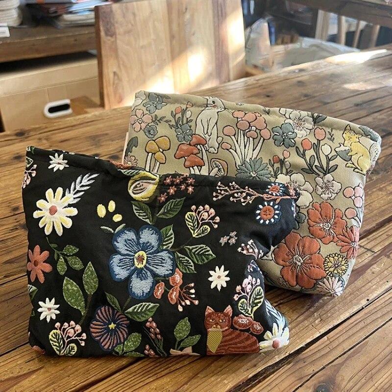 Embroidered Makeup Fashion Clutch Jacquard Bag Cosmetic Bag Travel Toiletry Skincare Products Organizer Pouch Makeup Neceser