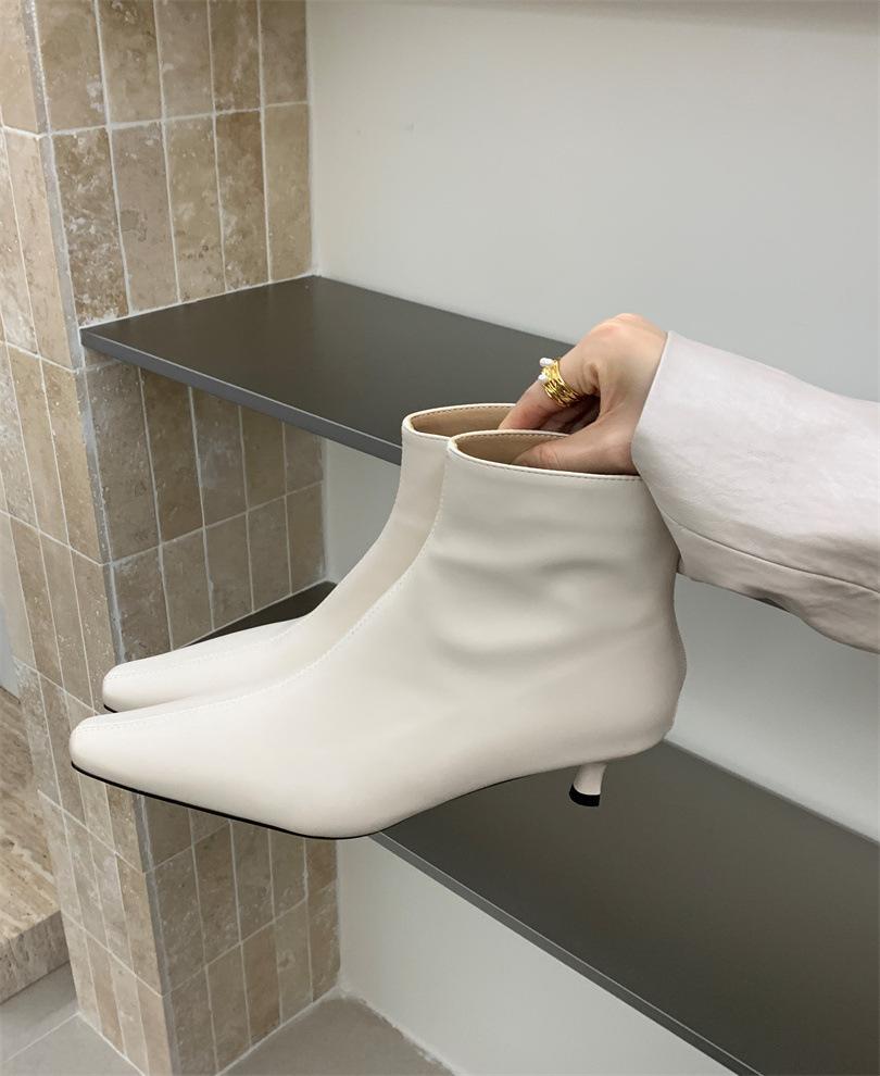 

Элегантные интеллектуальные ботильоны на низком каблуке из супермягкой овчины, тонкие зимние ботильоны на среднем каблуке, простые ботильоны с маленьким квадратным носком для женщин 2025 39 белый