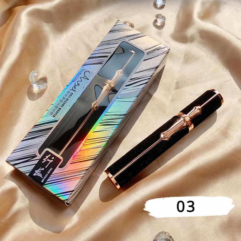 Rimel catifea, lung, gros și ondulat, rezistent la apă și transpirație, nu ușor de pătat, machiaj frumos