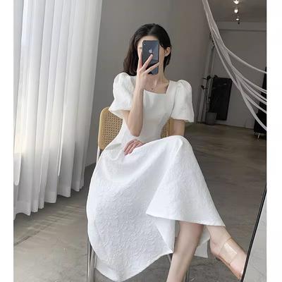 Premier amour français jupe longue à balancier blanc été nouvelle col carré fin tempérament col jacquard robe attestation femme