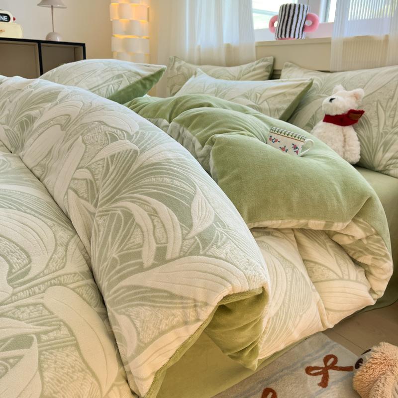 Class A Maternal And Infant Grade Thickened Warm Milk Fleece Four-Piece Set Coral Fleece Carved Fleece Quilt Cover Fleece Bed Sheet Mattress 3