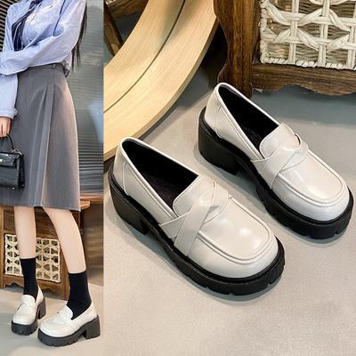 Chaussures plates en cuir pour femmes été 2025 nouveau style rétro britannique polyvalentes rehaussantes mocassins chaussures simples