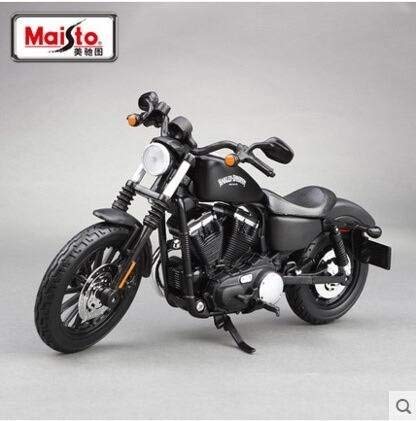 Maisto Skala 1/12 Harley-Davidson 2014 Sportster Iron 883 (czarny) Gotowy model (Kod produktu: 32326) [Import równoległy]
