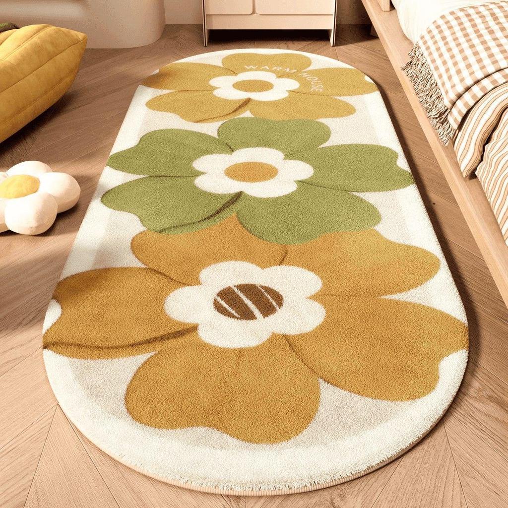 Ins Fresh Bedroom Rug: Cute Flower Design, Cool & Dirt-Resistant, Thick Non-Slip Foot Mat for Bedside or Coffee Table.