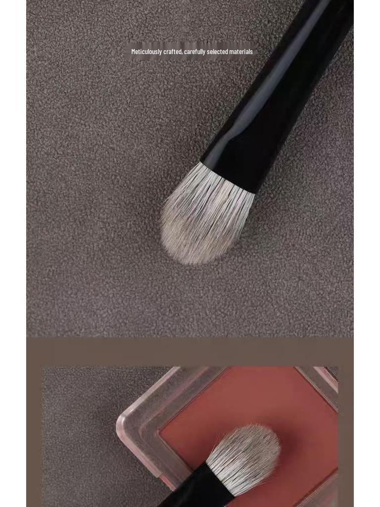 Snow Fox Hair Makeup Brush: Large Eyeshadow Blending Brush for Base Color Application
