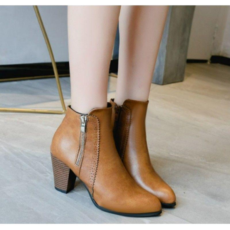 Women's Fall/Winter Vintage Chunky Heel Design Side-Zip Ankle Boots Solid-Color Pointed-Toe Elegant Boots