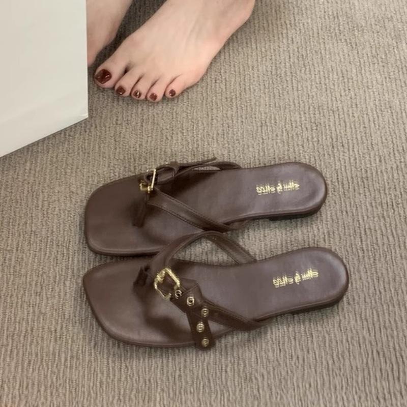 2025 new simple toe flat slippers women's summer wear flip-flops one and a half slippers pinch feet small sandals